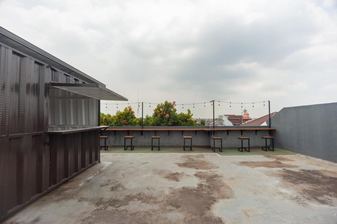 Hotel RedDoorz Syariah near Grand Galaxy Park Ceger Exterior foto
